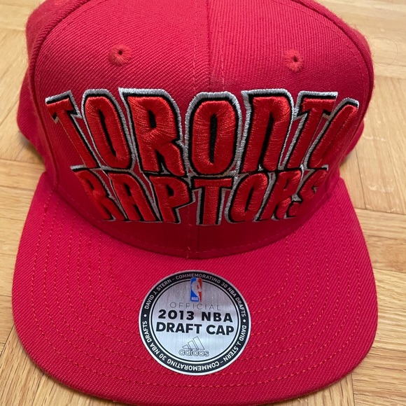 Toronto Raptors Adidas Snapback Cap - Picture 1 of 5